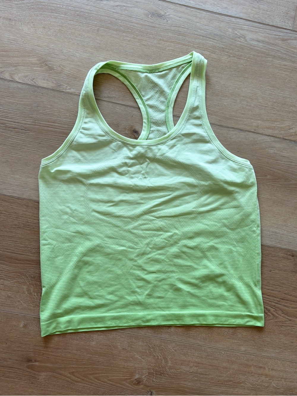 lululemon NWOT swiftly tank, waist length, size 10